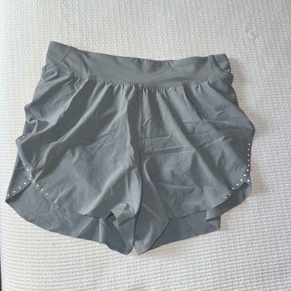 Lululemon Fast and Free Women’s Shorts 3” - Size 8 (Rhino Grey)